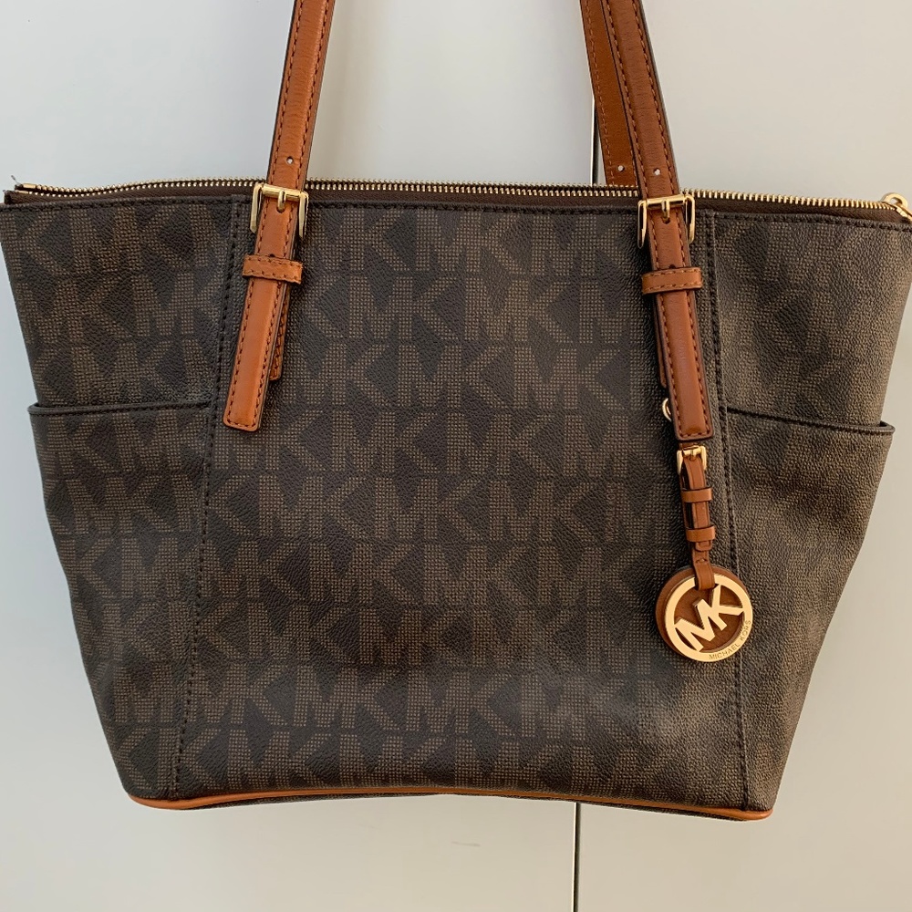 Michael Kors Jet Set Signature Shoulder Bag